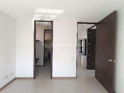 Apartamento de 2 alcobas en arriendo en Las Lomas, Medellín, 72 m² · foto 13 de 20