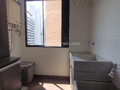 Apartamento de 3 alcobas en arriendo en San Lucas, Medellín, 180 m² · foto 2 de 20