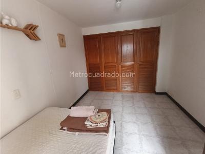Apartamento de 3 alcobas en venta en Conquistadores, Medellín, 89 m² · foto 2 de 20