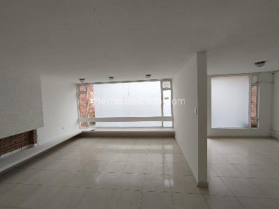 Casa de 5 alcobas en arriendo en Chapinero, Bogotá, 400 m² · foto 2 de 20