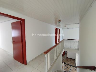 Casa de 5 alcobas en arriendo en Chapinero, Bogotá, 400 m² · foto 13 de 20