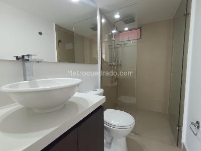 Apartamento de 2 alcobas en arriendo en Loma De Las Brujas, Envigado, 92 m² · foto 10 de 20