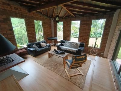 Casa de 5 alcobas en venta en La Doctora, Sabaneta, 1723 m² · foto 2 de 20