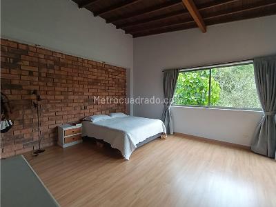 Casa de 5 alcobas en venta en La Doctora, Sabaneta, 1723 m² · foto 16 de 20