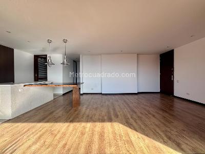 Apartamento de 2 alcobas en arriendo en La Calera, Medellín, 133 m² · foto 2 de 20