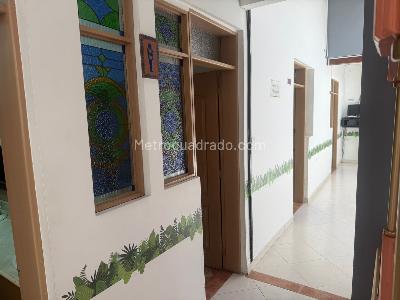 Casa de 5 alcobas en arriendo en Laureles Medellin, Medellín, 308 m² · foto 3 de 20