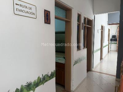 Casa de 5 alcobas en arriendo en Laureles Medellin, Medellín, 308 m² · foto 19 de 20