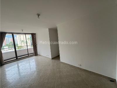 Apartamento en venta en Loma De Los Bernal, Medellín · foto 2 de 10