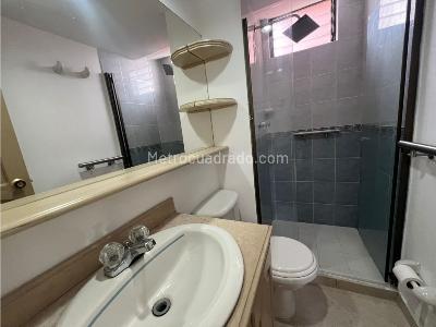 Apartamento en venta en Loma De Los Bernal, Medellín · foto 10 de 10