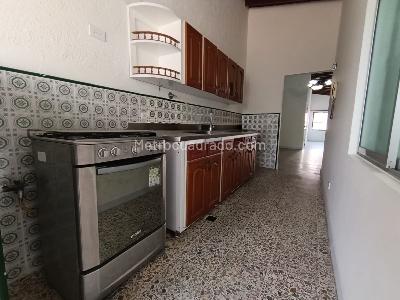 Apartamento de 2 alcobas en arriendo en La América, Medellín, 98 m² · foto 2 de 13