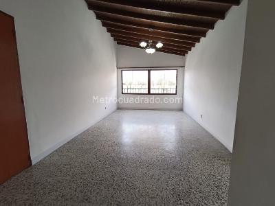 Apartamento de 2 alcobas en arriendo en La América, Medellín, 98 m² · foto 3 de 13