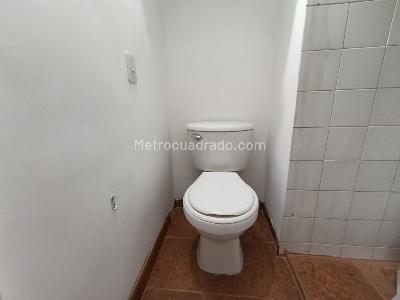 Apartamento de 2 alcobas en arriendo en El Tesoro, Medellín, 101 m² · foto 6 de 11
