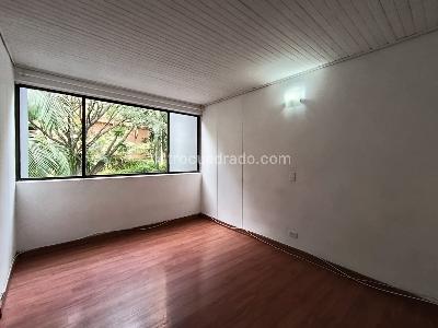 Apartamento de 2 alcobas en arriendo en El Tesoro, Medellín, 101 m² · foto 7 de 11