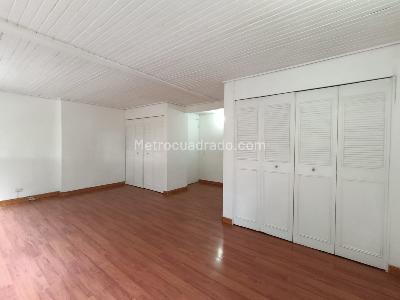 Apartamento de 2 alcobas en arriendo en El Tesoro, Medellín, 101 m² · foto 10 de 11