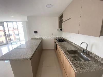 Apartamento de 2 alcobas en arriendo en Laureles Medellin, Medellín, 76 m² · foto 5 de 12