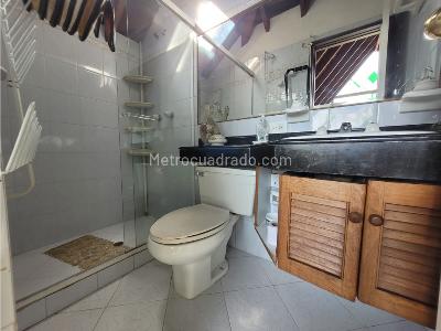 Casa de 4 alcobas en venta en Las Palmas, Medellín, 310 m² · foto 12 de 15