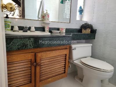 Casa de 4 alcobas en venta en Las Palmas, Medellín, 310 m² · foto 14 de 15
