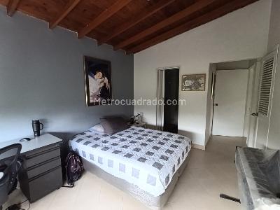 Apartamento de 4 alcobas en arriendo en San Joaquin Laureles, Medellín, 103 m² · foto 2 de 16