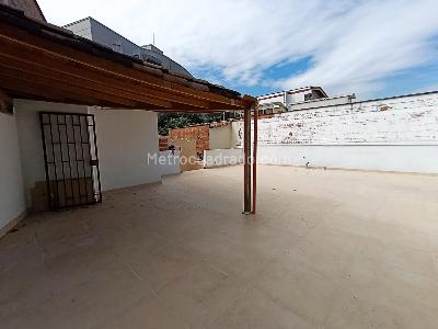 Casa de 3 alcobas en arriendo en Lorena, Medellín, 255 m² · foto 14 de 17