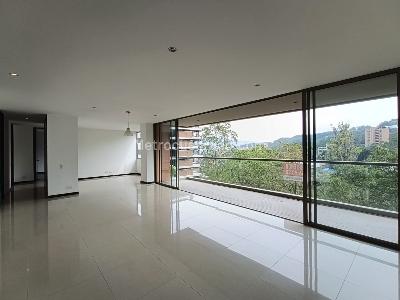 Apartamento de 2 alcobas en arriendo en Altos Del Poblado Cola Del Zorro, Medellín, 145 m² · foto 2 de 15