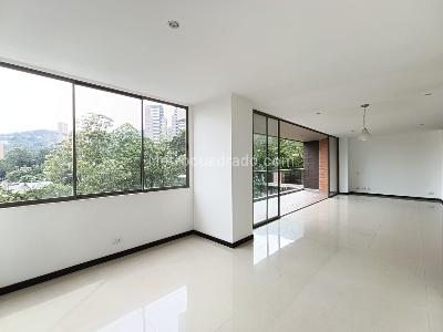 Apartamento de 2 alcobas en arriendo en Altos Del Poblado Cola Del Zorro, Medellín, 145 m² · foto 3 de 15
