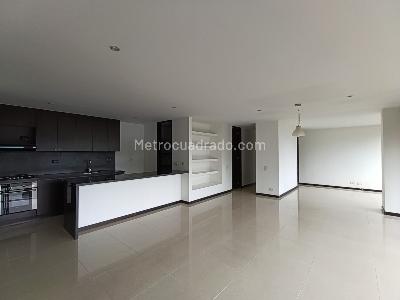 Apartamento de 2 alcobas en arriendo en Altos Del Poblado Cola Del Zorro, Medellín, 145 m² · foto 4 de 15