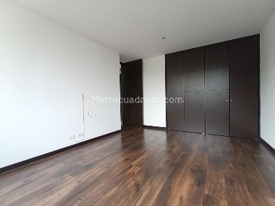 Apartamento de 2 alcobas en arriendo en Altos Del Poblado Cola Del Zorro, Medellín, 145 m² · foto 9 de 15