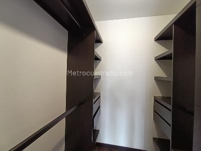 Apartamento de 2 alcobas en arriendo en Altos Del Poblado Cola Del Zorro, Medellín, 145 m² · foto 11 de 15