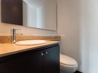 Apartamento de 2 alcobas en arriendo en Altos Del Poblado Cola Del Zorro, Medellín, 145 m² · foto 13 de 15