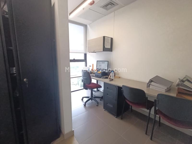 Oficina en Arriendo, Altos Del Poblado Cola Del Zorro, Medellín - Mehr