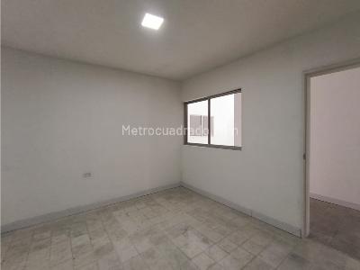 Casa de 4 alcobas en venta en Estadio, Medellín, 260 m² · foto 3 de 17