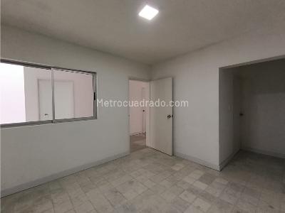 Casa de 4 alcobas en venta en Estadio, Medellín, 260 m² · foto 4 de 17