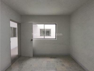 Casa de 4 alcobas en venta en Estadio, Medellín, 260 m² · foto 6 de 17