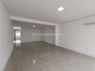 Casa de 4 alcobas en venta en Estadio, Medellín, 260 m² · foto 9 de 17