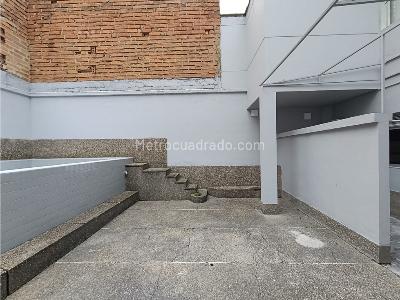 Casa de 4 alcobas en venta en Estadio, Medellín, 260 m² · foto 16 de 17