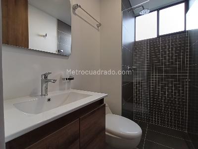 Apartamento de 2 alcobas en arriendo en Las Casitas Envigado, Envigado, 63 m² · foto 8 de 20