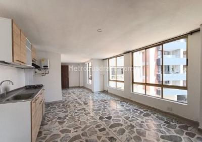 Apartamento de 2 alcobas en arriendo en Las Orquideas, Envigado, 65 m² · foto 2 de 11