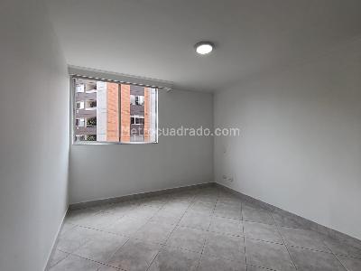 Apartamento de 2 alcobas en arriendo en Los Balsos, Medellín, 86 m² · foto 8 de 12