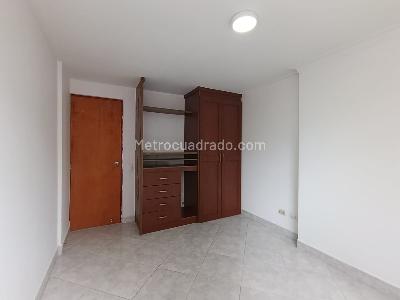 Apartamento de 2 alcobas en arriendo en Los Balsos, Medellín, 86 m² · foto 9 de 12