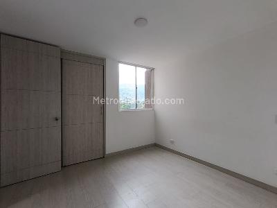 Apartamento de 3 alcobas en arriendo en Prados De Sabaneta, Sabaneta, 84 m² · foto 3 de 20