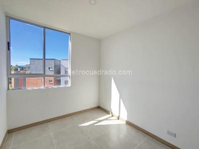 Apartamento de 3 alcobas en arriendo en Los Colegios, Rionegro, 79 m² · foto 9 de 17