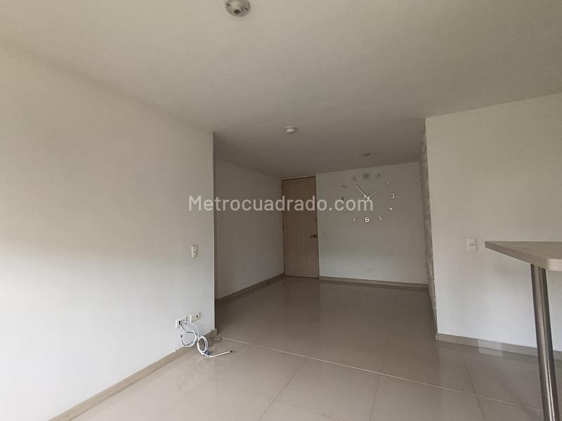 Apartment in La Ceja, Barrio Centro - Más