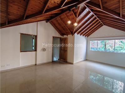 Casa de 3 alcobas en venta en La Frontera, Medellín, 220 m² · foto 2 de 20
