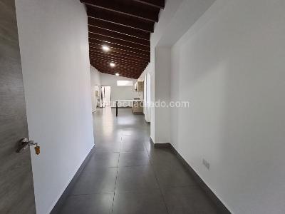 Apartamento de 3 alcobas en arriendo en Parque De Envigado, Envigado, 95 m² · foto 2 de 14