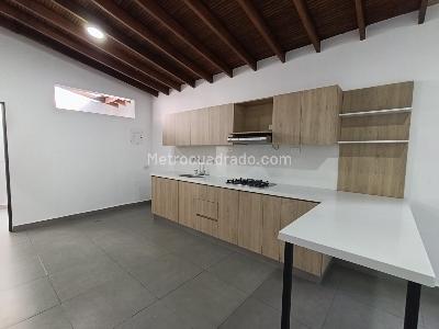 Apartamento de 3 alcobas en arriendo en Parque De Envigado, Envigado, 95 m² · foto 4 de 14