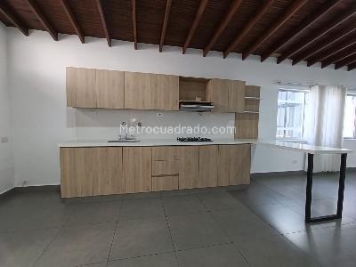 Apartamento de 3 alcobas en arriendo en Parque De Envigado, Envigado, 95 m² · foto 10 de 14