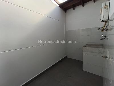 Apartamento de 3 alcobas en arriendo en Parque De Envigado, Envigado, 95 m² · foto 13 de 14