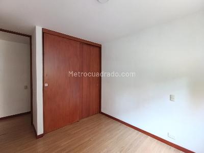 Apartamento de 3 alcobas en arriendo en La Aguacatala, Medellín, 90 m² · foto 4 de 17