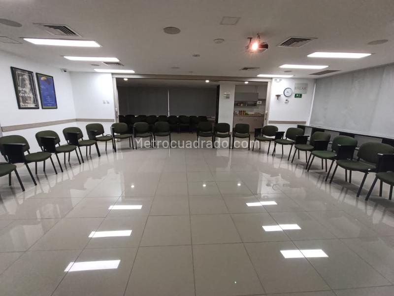 Oficina en Arriendo, Milla De Oro, Medellín - Vista 2