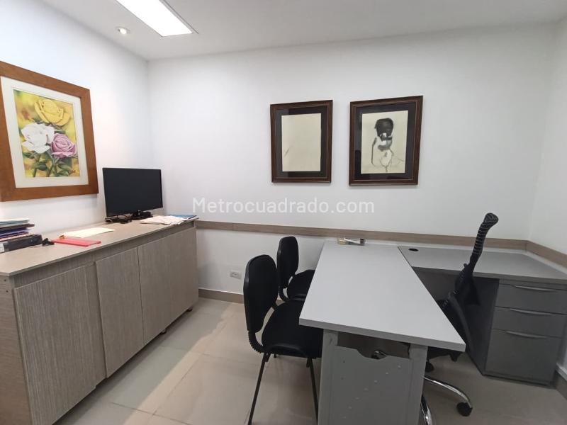 Oficina en Arriendo, Milla De Oro, Medellín - Más